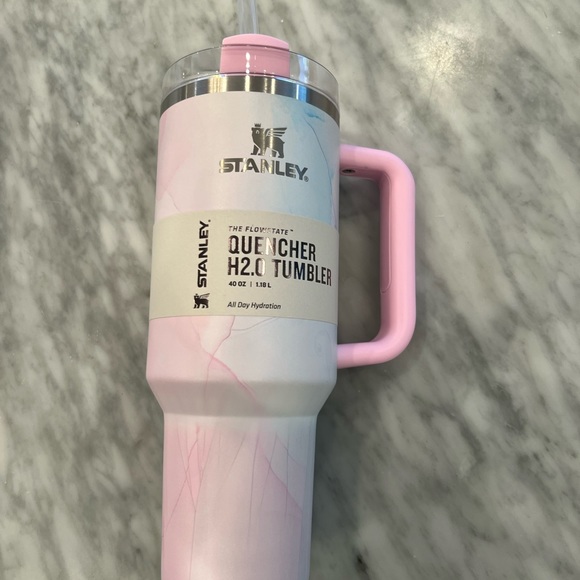 Stanley Watercolor Tulle 40 oz. Quencher H2.0 FlowState Tumbler NWT - Picture 4 of 7